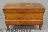 Small oak storage chest c.1900 with