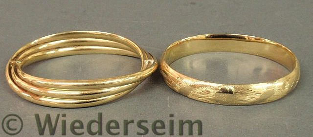 Two 14k yg bangle bracelets both 1575f9
