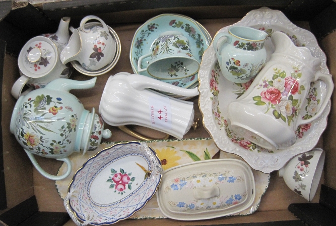A collection of Pottery to include