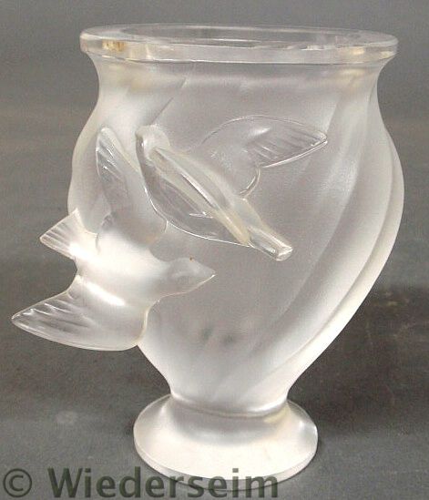 Signed Lalique France frosted glass 1582ba