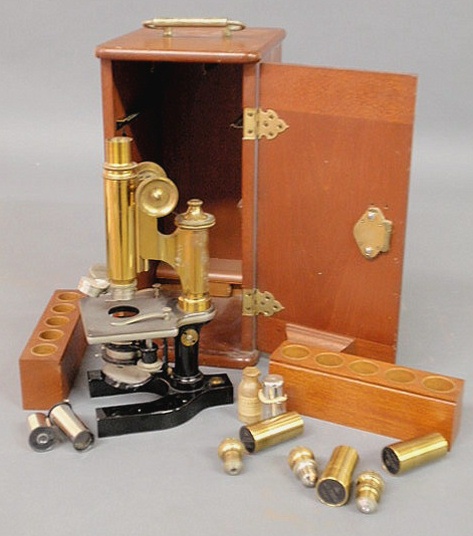 Mahogany cased microscope by Bausch 1567dd