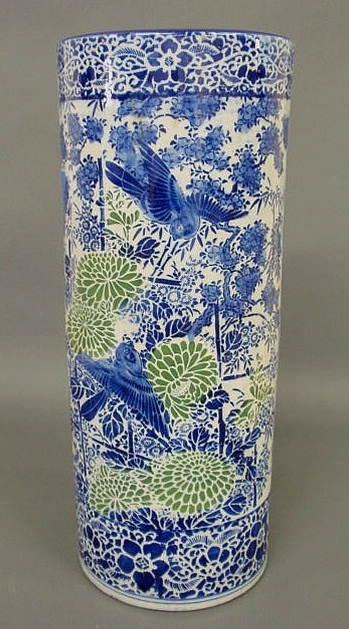 Asian porcelain umbrella stand 1568b2