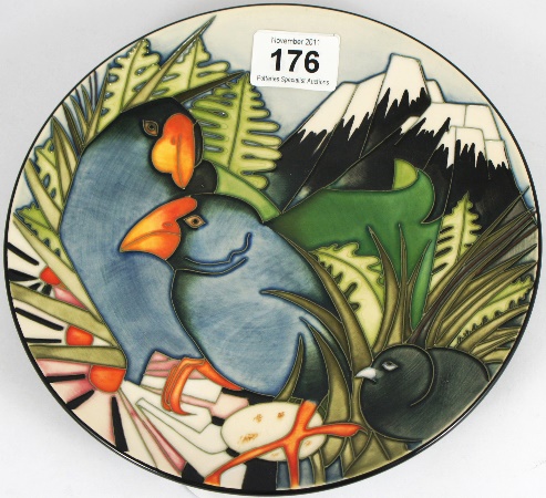 Moorcroft Plate decorated in the 1591d7