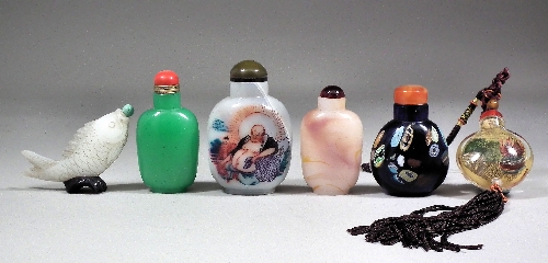 A Chinese glass snuff bottle and 15c3ae