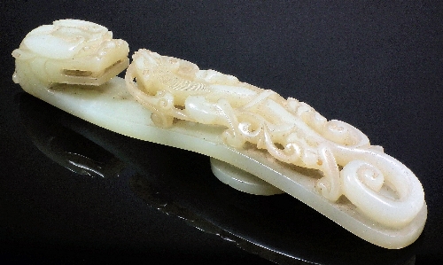 A Chinese white jade belt hook 15c3c1