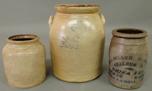 Three stoneware jars Gardiner 15ad20