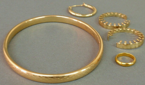 Gold bangle bracelet 14k engraved