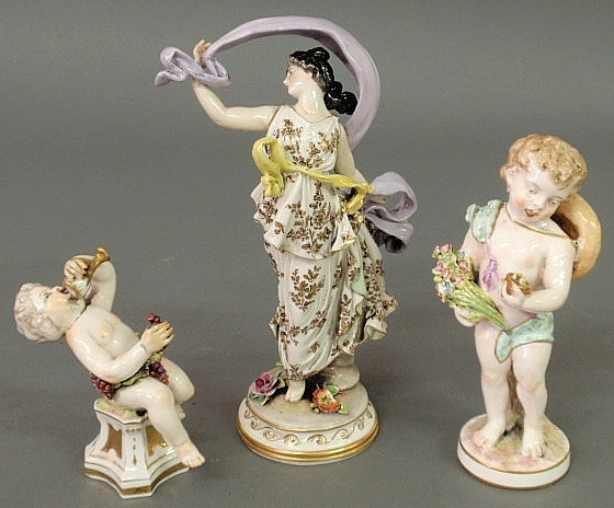 Dresden porcelain figure of a woman 15b2fa