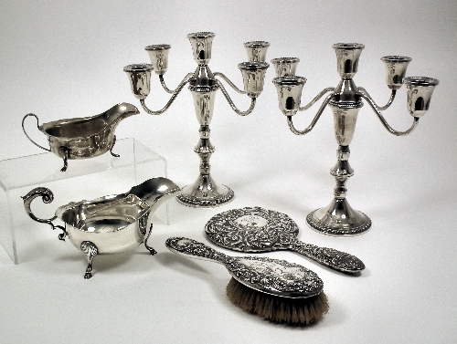 A George V silver sauce boat with 15b7c8