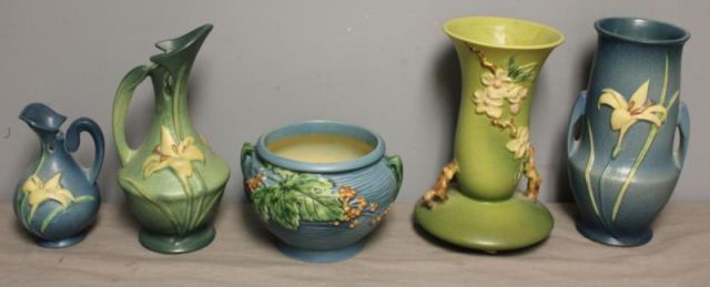 5 Pieces of Roseville Art Pottery Includes 15ef19