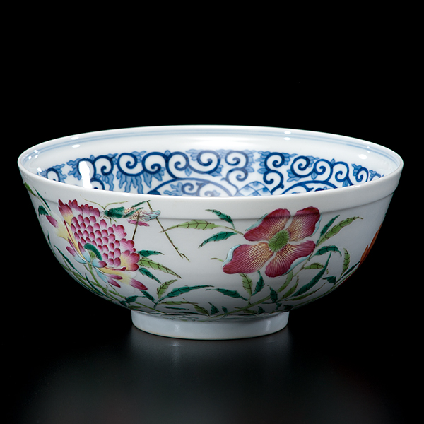 Chinese Blue and White Famille Rose Bowl
