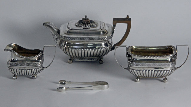 A George III silver tea set T  161776