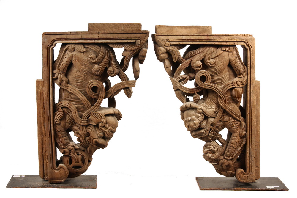 PAIR LARGE CHINESE WOODEN CORBELS 161967