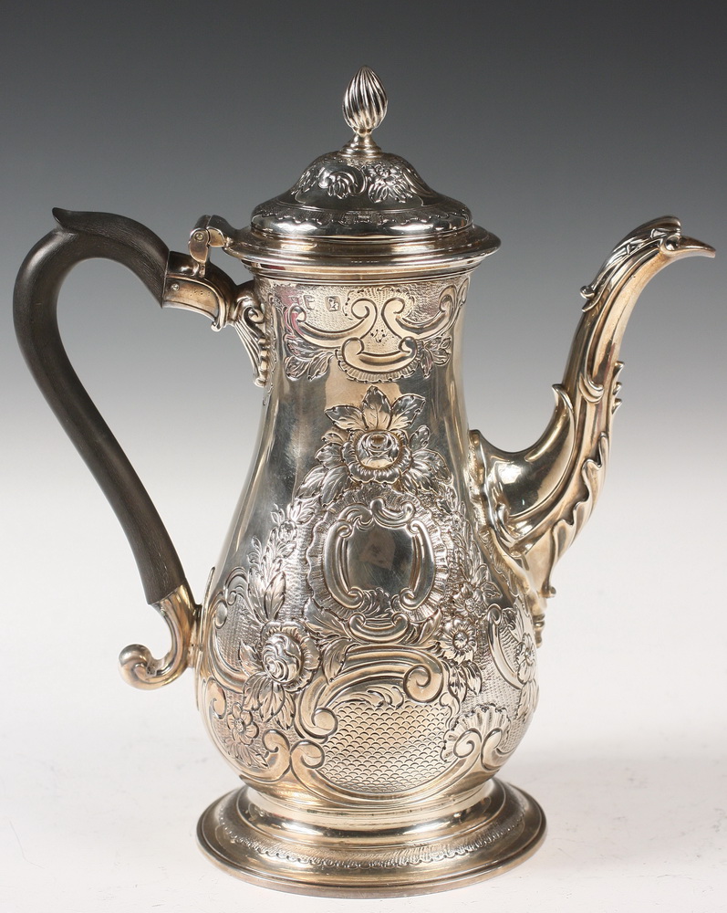 GEORGE III STERLING TEAPOT Repoussed 161a8b
