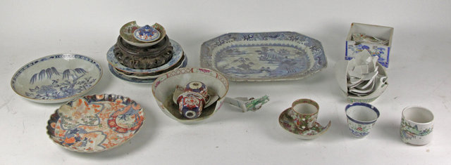 Sundry damaged ceramics mainly 163485