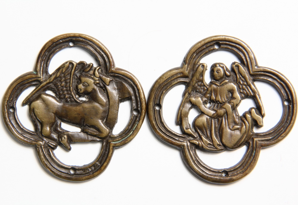 BRONZE ORNAMENTS A pair of early 16358e