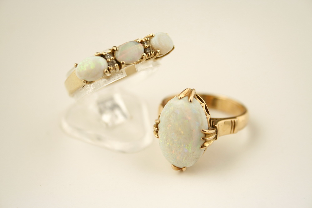 LADY S RINGS Lot of two opal 162e18
