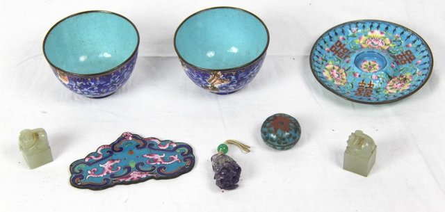 A pair of Chinese enamel bowls 16553c
