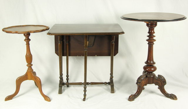 A Victorian walnut occasional table 165629