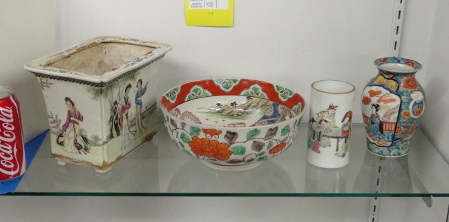 Lot 4 pcs Asian porcelain including 168047