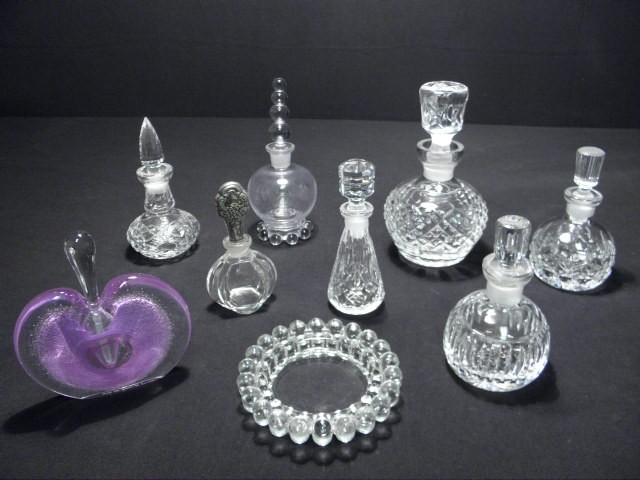 Group lot of assorted crystal perfume 1691e0