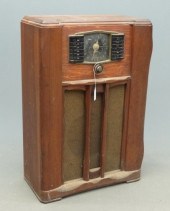 Vintage upright Zenith radio.