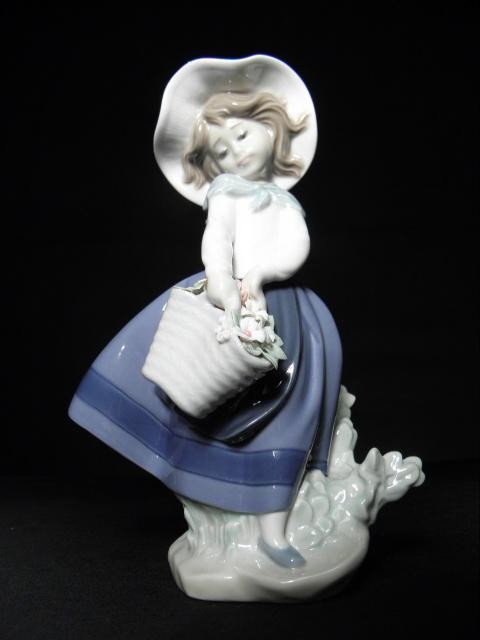 Lladro porcelain figurine titled 16b4f9