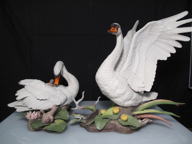 Two Boehm Mute Swan figures from 16ba2d