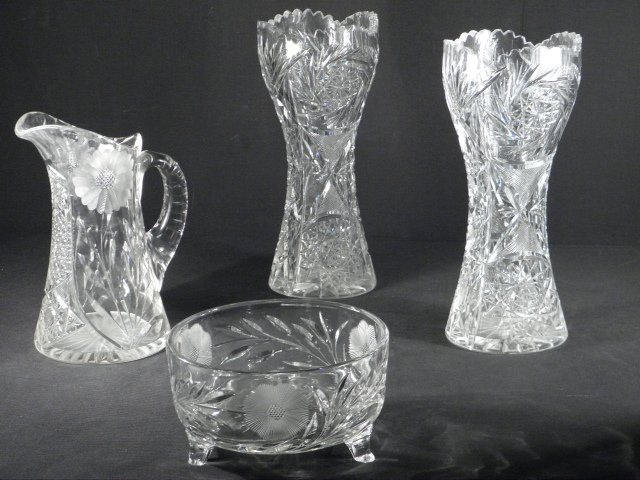 Four pieces of assorted cut glass  16bbf5