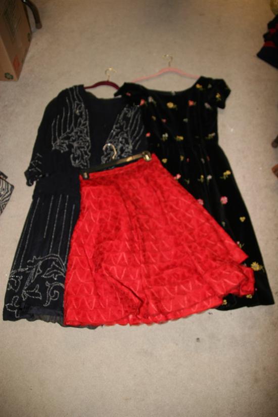 THREE PIECES VINTAGE CLOTHING  16d827