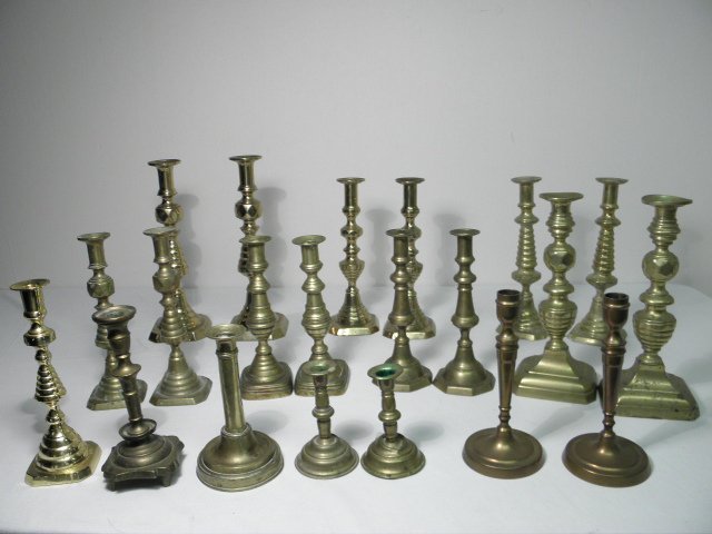 Lot of assorted early brass candle 16bfe7
