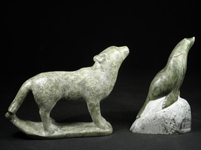Lot of two Inuit carved soapstone 16c152