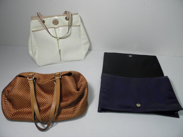 Lot of three assorted ladies handbags 16c16d