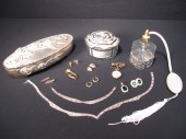 Lot of assorted jewelry pieces 16c3f2