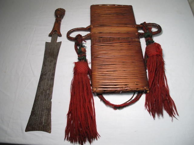 Tribal machete and sheath Carved 16c522