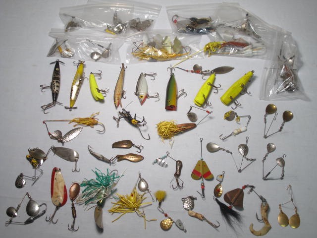 Large lot of fishing lures Some 16c55d
