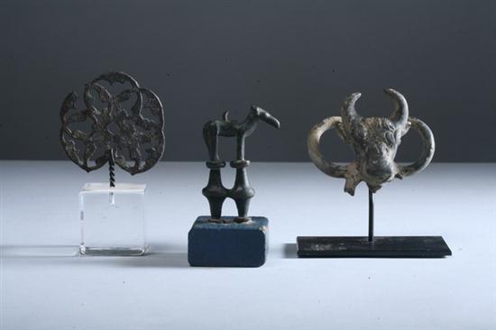 MID-EASTERN BRONZE HORNED ANIMAL FINIAL WEIGHT