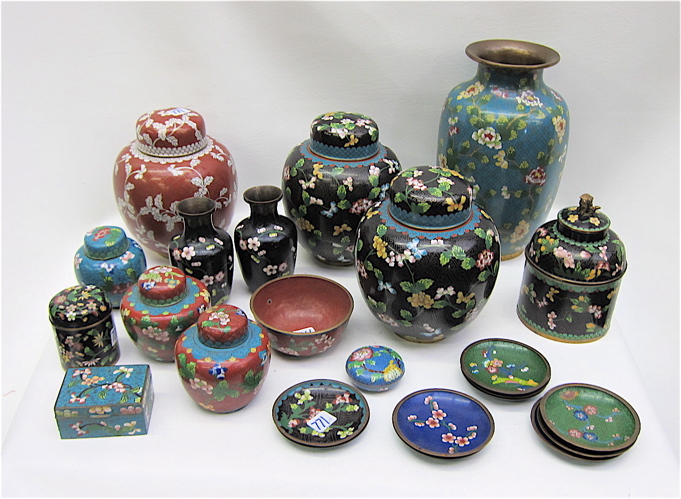 24 PIECES ASSORTED CHINESE CLOISONNE 16e585