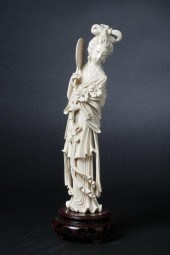 CHINESE IVORY FIGURE OF MEIREN  16e735