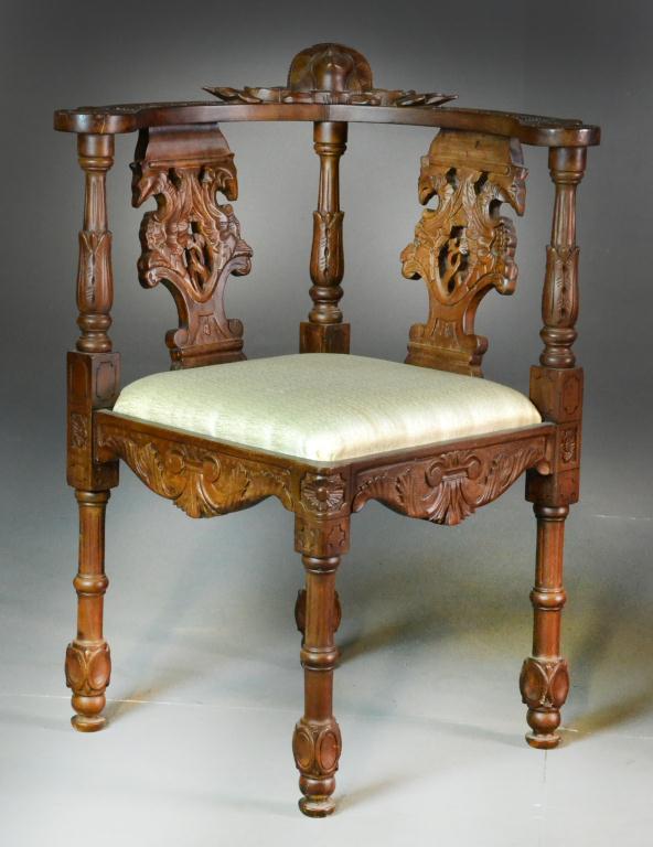 Finely Carved Corner ChairHeavily 1726cc