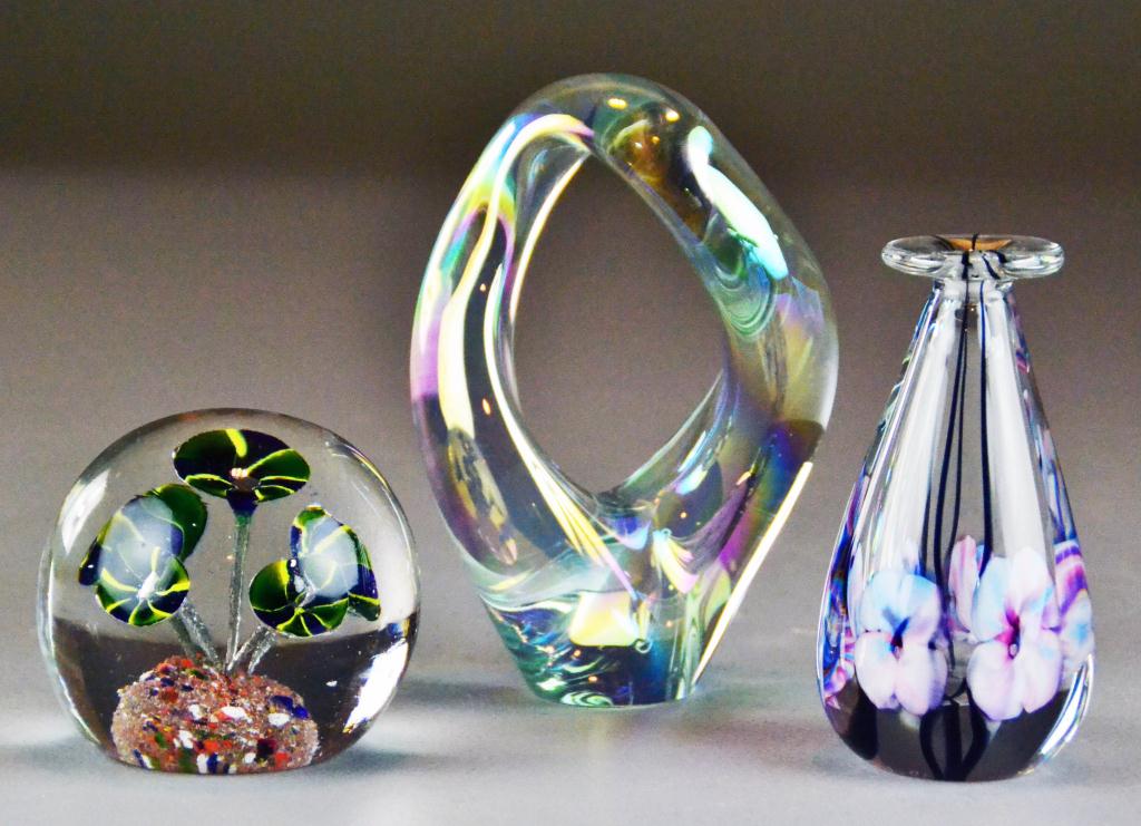  3 Pcs American Art Glass incl  17280b