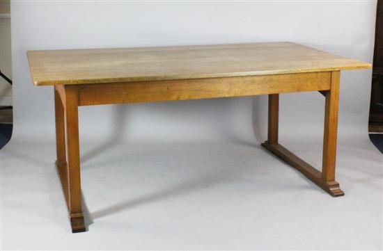 An Arts and Crafts golden oak dining 172dc8