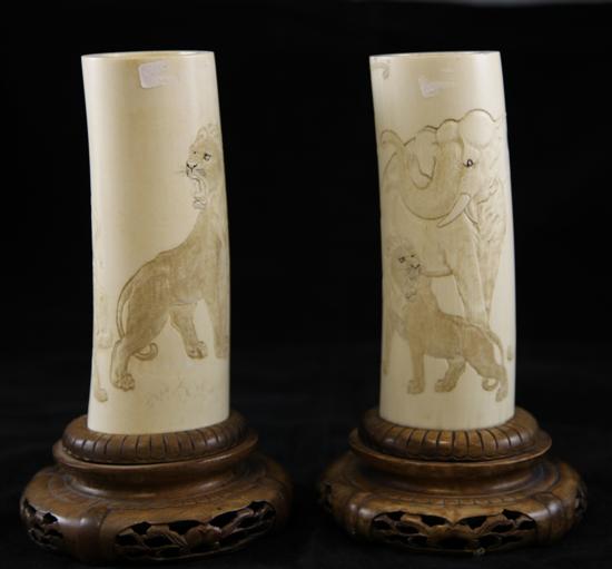 A pair of Japanese ivory tusk vases 1730e4