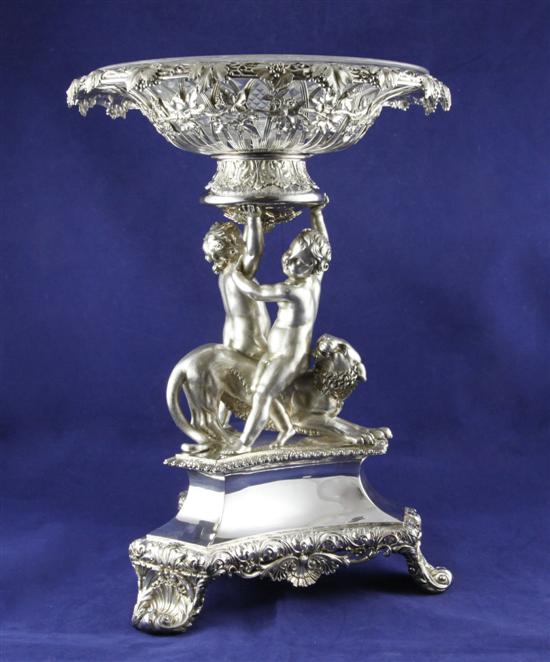 A handsome George IV cast silver 170f30