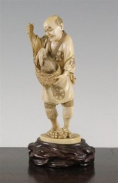 A Japanese ivory figure Meiji period 1717c9