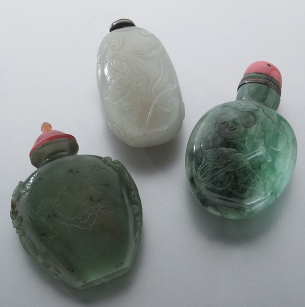  3 Chinese Qing carved jade snuff 17417c