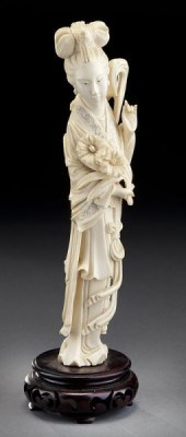 Chinese carved ivory figure depicting 17441d