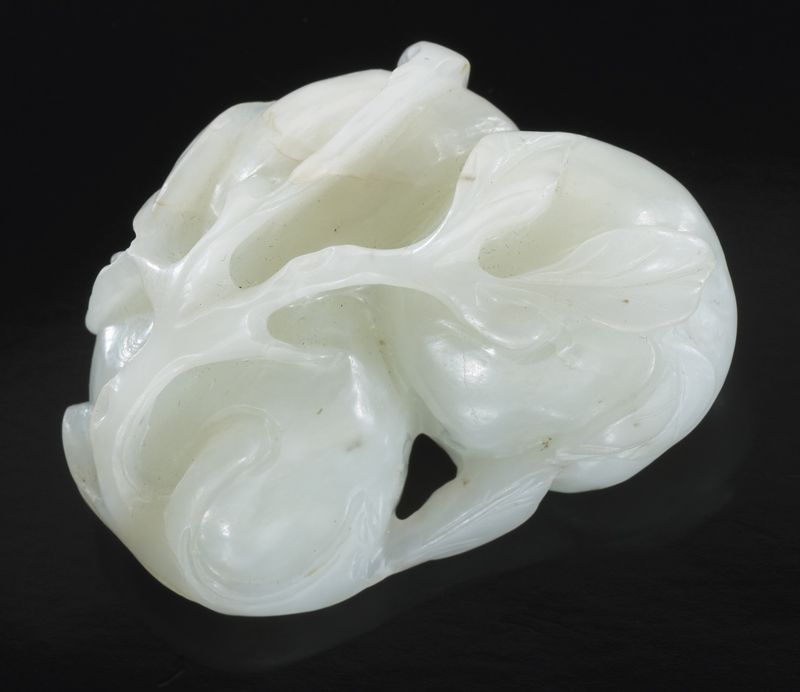 Chinese Qing carved jade toggledepicting 174560