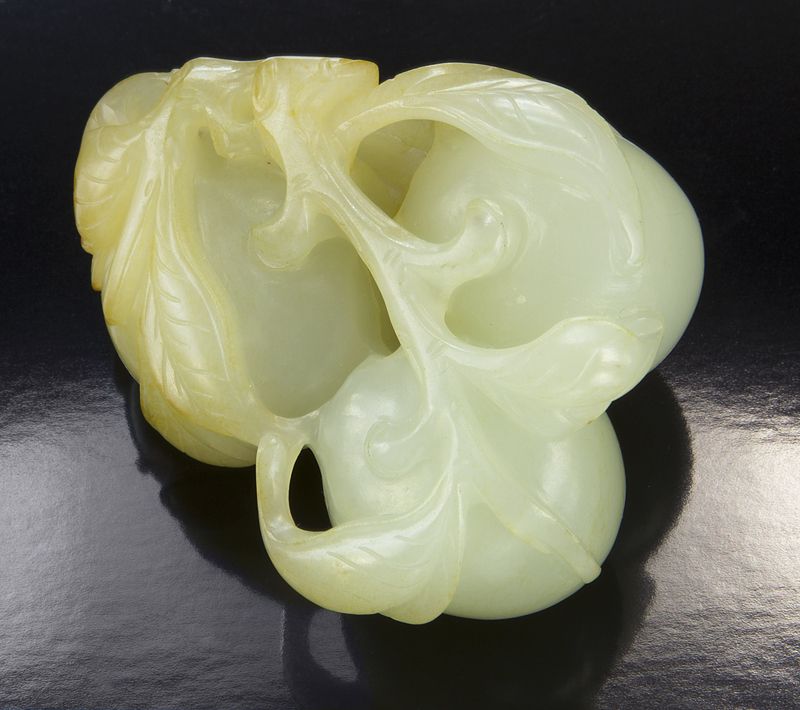 Chinese Qing carved jade toggledepicting 174630