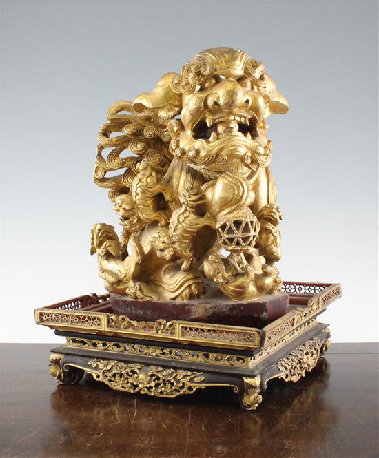 A Chinese lacquer and giltwood 17395e